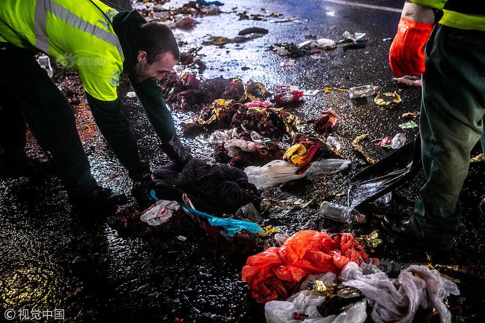 云‘路’股份：.11月17日高管曾远华增持股份合计500股