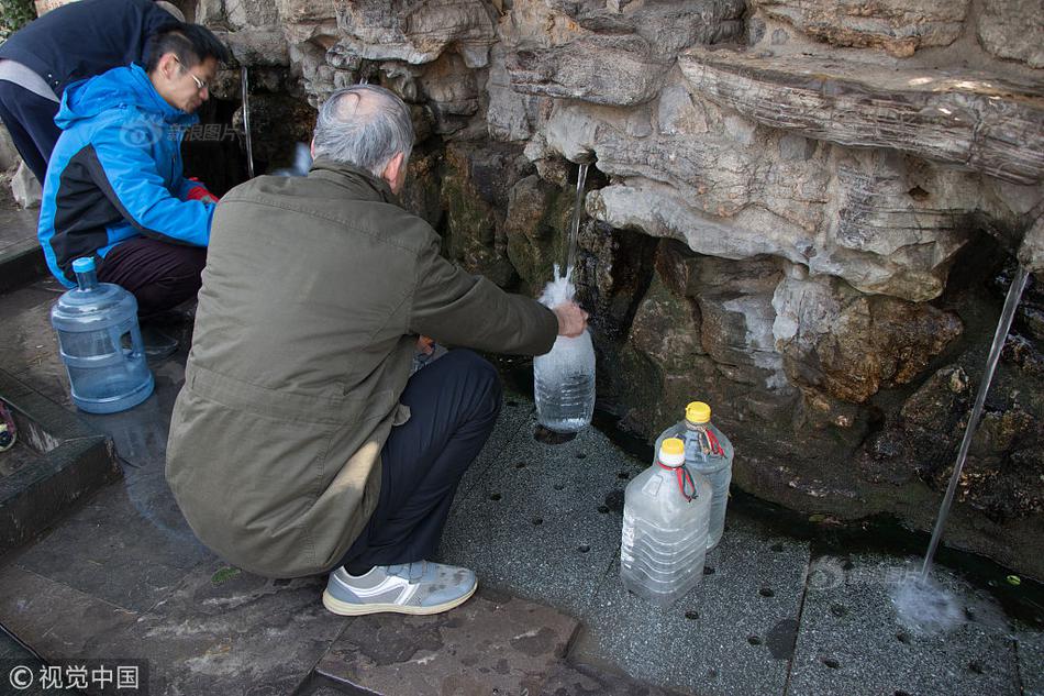 里?昂{：}升阜博集团目标价至7.6港元 上调收入预测