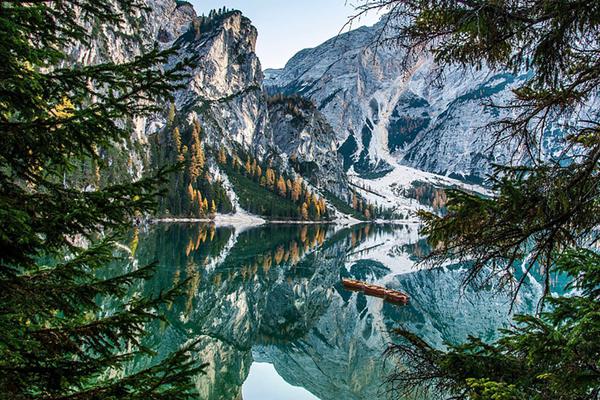 午评：港:股.恒指涨0.29% 科指涨1.11% 科网股强势 汽车股活跃 锂电池概念股大涨