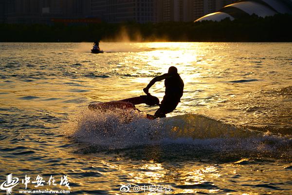 新秀丽获t,. row‘e’ price associates, inc. and its affiliates增持489.66万股