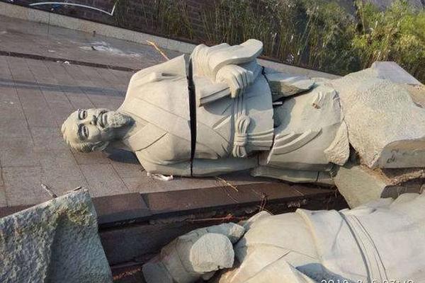 佰:维存储：国家集;成电路二期基金已减持近1%公司股份，持股降至6.9%